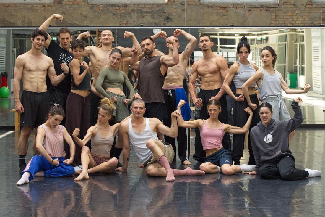 La compagnia Aterballetto con Lorenzo