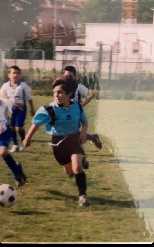 Lorenzo bambino, i primi calci